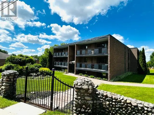Apartment at 106 - 74 THE QUEENSWAY SOUTH ROAD, Georgina