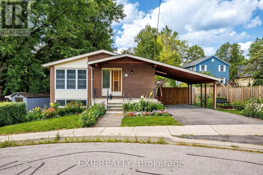 Detached at 30 HARRISON AVENUE, Aurora