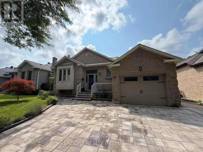 Detached at 70 CLOSS SQUARE, Aurora