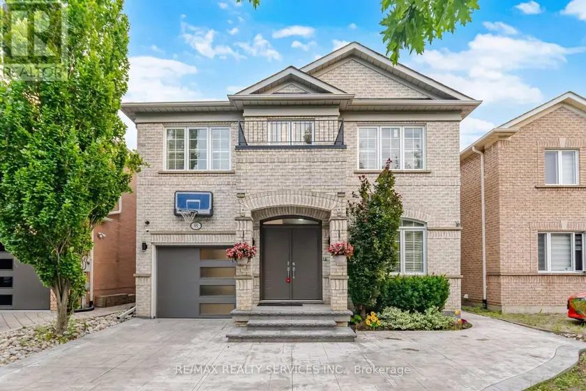 Detached at 45 SKYLARK DRIVE, Vaughan