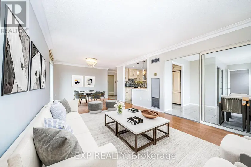 Apartment at 404 - 30 HARDING BOULEVARD W, Richmond Hill