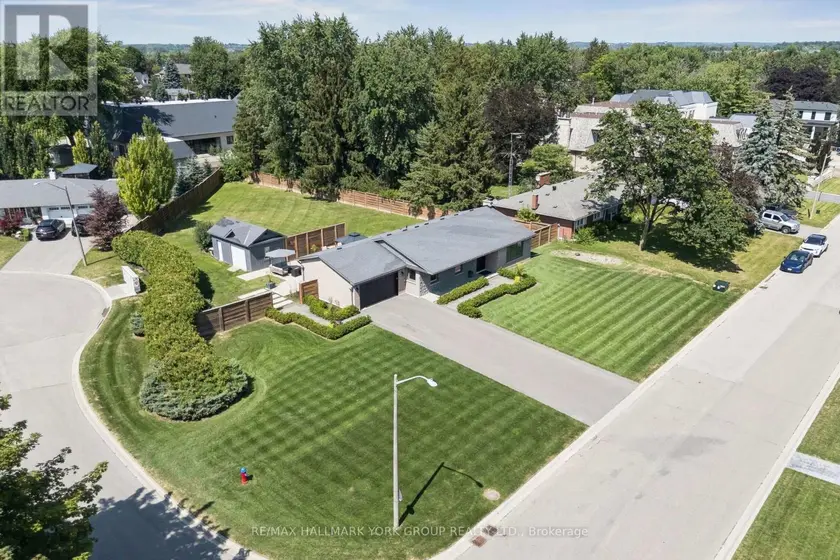 Detached at 256 BANNER LANE, King