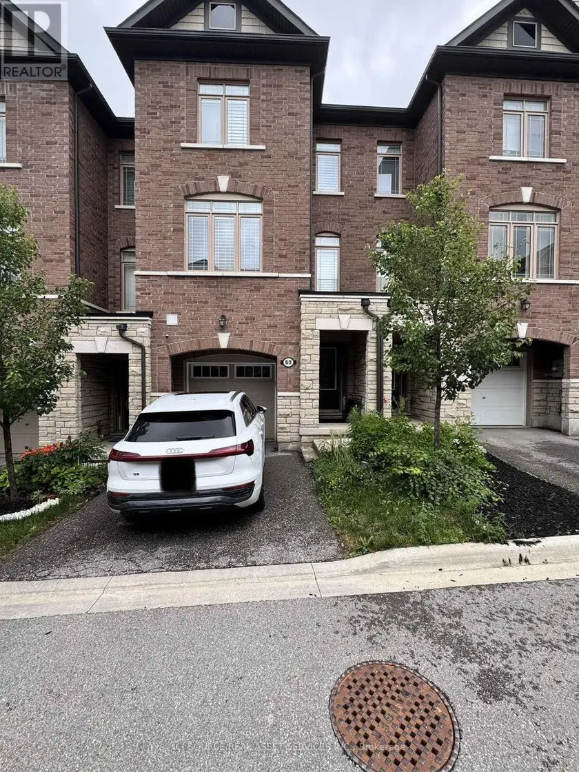 Townhouse at 69 GORDON CIRCLE, Newmarket
