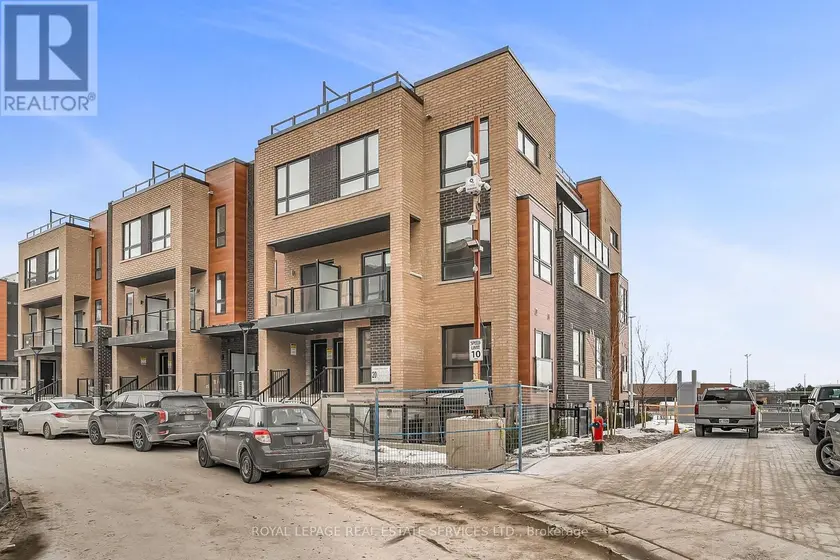 Townhouse at 15 - 20 LYTHAM GREEN CIRCLE, Newmarket