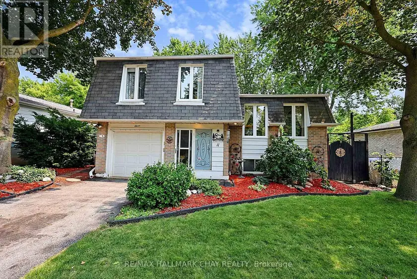 Detached at 11 SECOND STREET, New Tecumseth (Beeton)