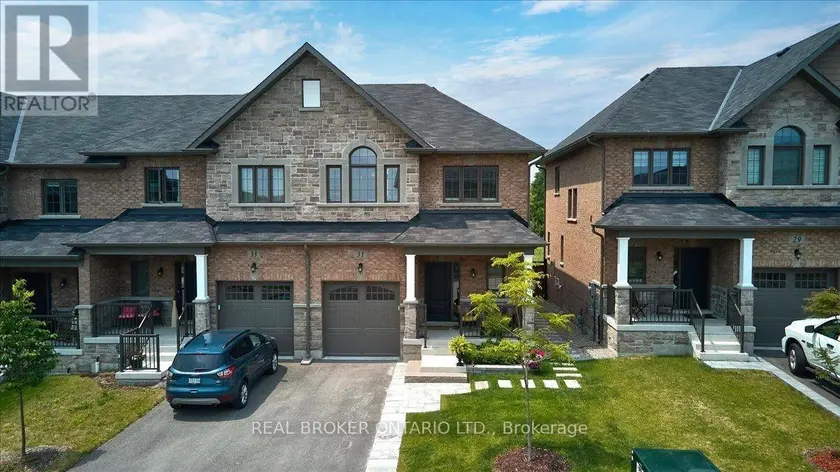 Townhouse at 31 GORD MATTHEWS WAY, Uxbridge