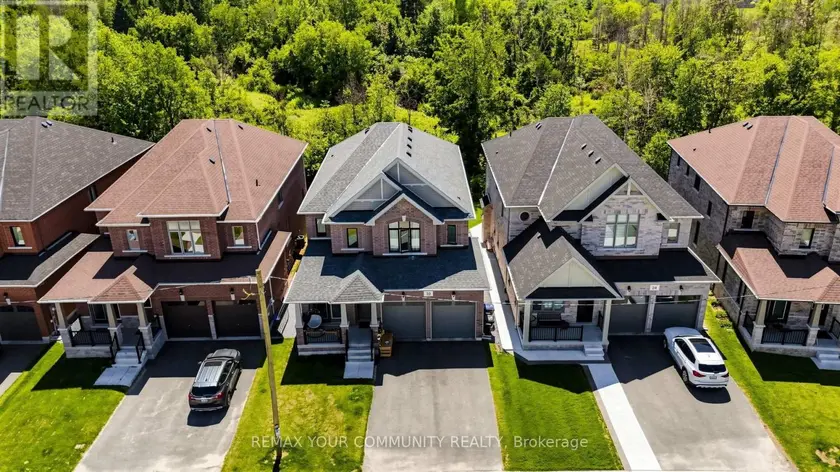 Detached at 32 BAYCROFT BOULEVARD, Essa