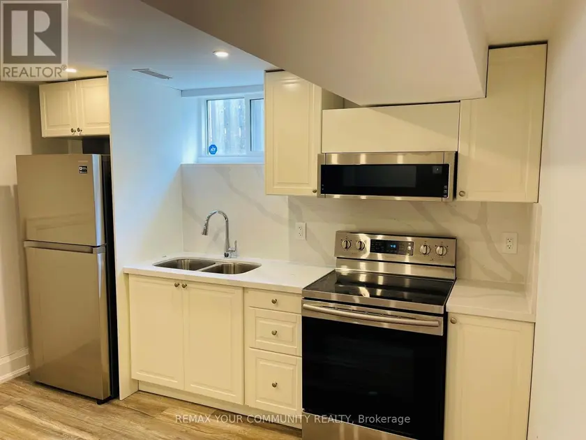 Detached at 32 KITIMAT CRESCENT, Aurora
