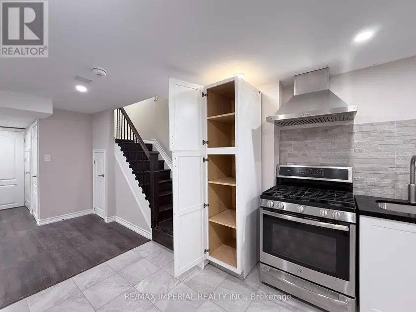 Detached at 17 DEERWOOD CRESCENT, Richmond Hill