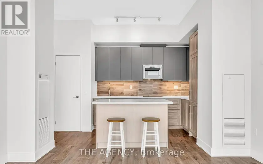 Apartment at 3707 - 2908 HIGHWAY 7, Vaughan