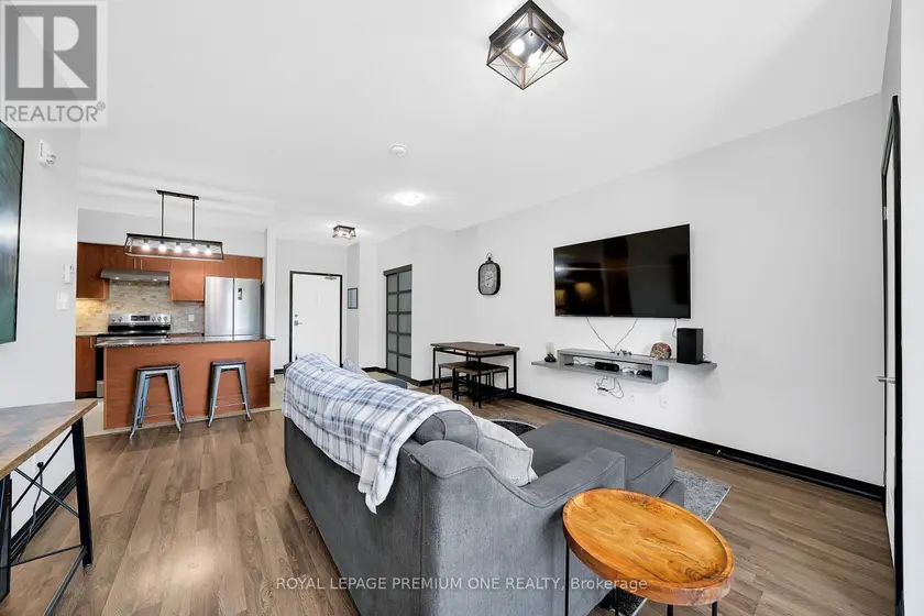 Apartment at 204 - 161 WELLINGTON STREET E, New Tecumseth
