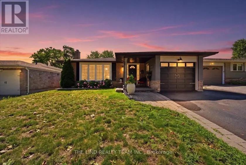 Detached at 163 ORCHARD HEIGHTS BOULEVARD, Aurora