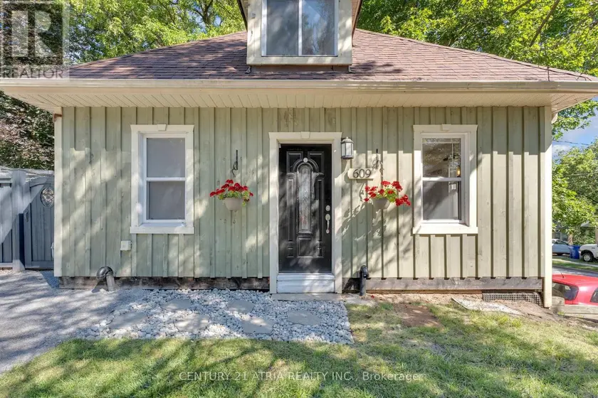 Detached at 609 PEARSON STREET, Newmarket