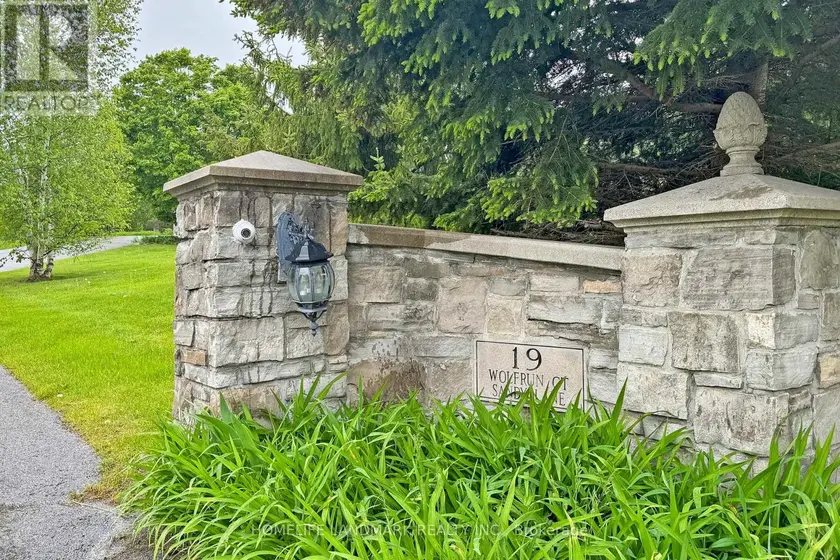 Detached at 19 WOLF RUN COURT, Whitchurch-Stouffville