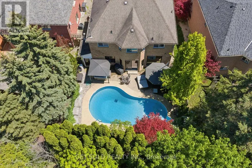 Detached at 64 SPENCE DRIVE, Aurora