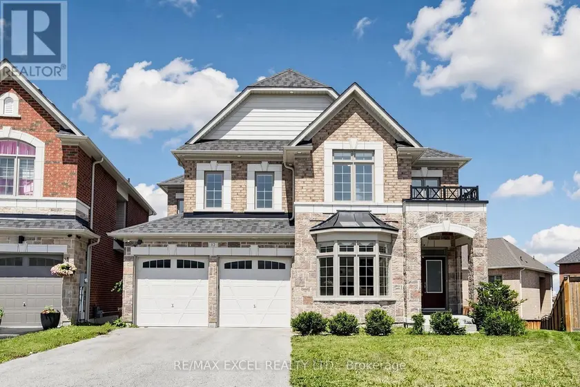 Detached at 12 ACACIA COURT, East Gwillimbury