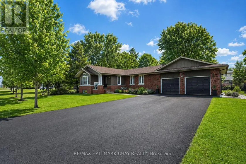 Detached at 1587 MOUNT ALBERT ROAD, East Gwillimbury