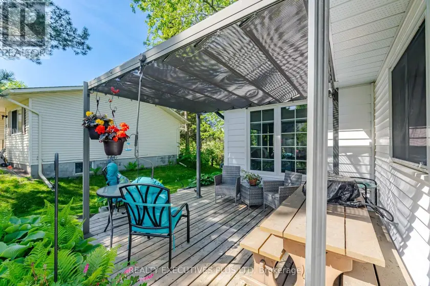 Detached at 5 TECUMSETH PINES DRIVE, New Tecumseth