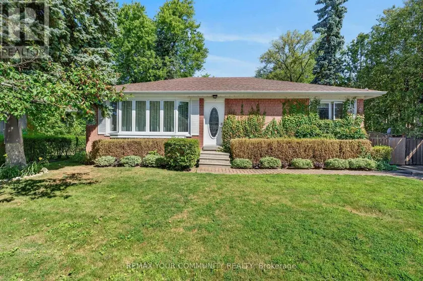 Detached at 154 HOLLINGSWORTH DRIVE, King