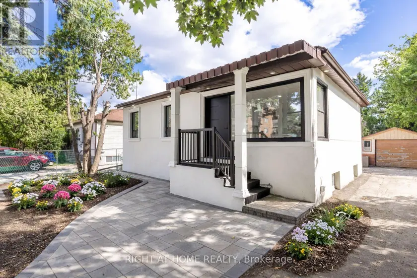 Detached at 225 ESSEX AVENUE, Richmond Hill