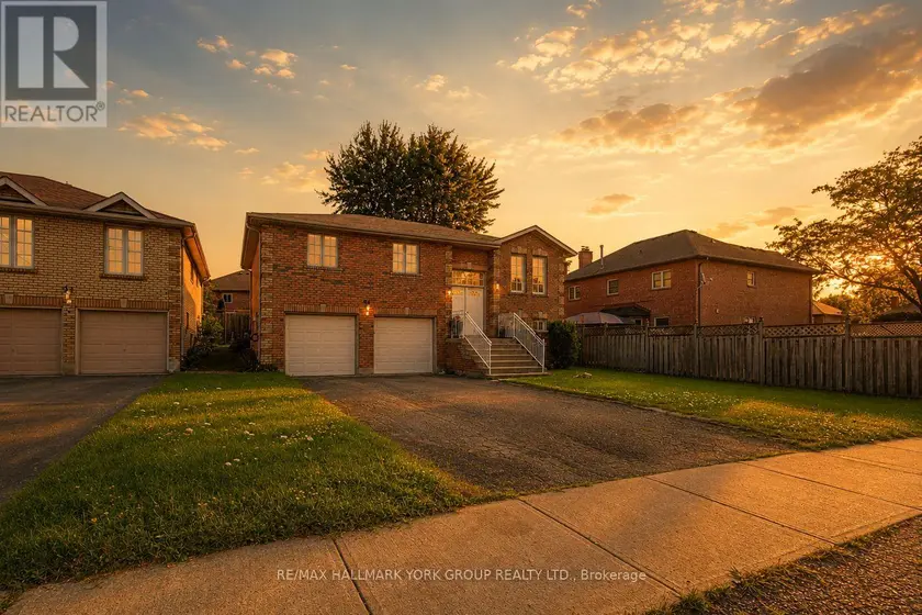 Detached at 89 METRO ROAD N, Georgina