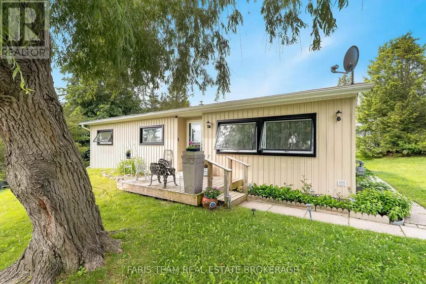 Detached at 21 HAWTHORNE DRIVE, Innisfil