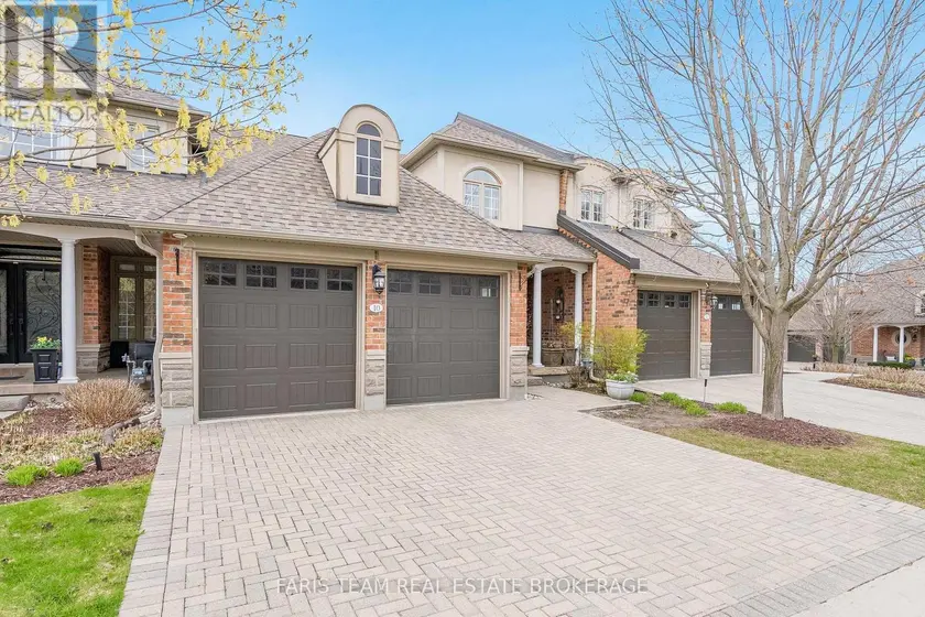 Townhouse at 10 WILTON TRAIL, Aurora