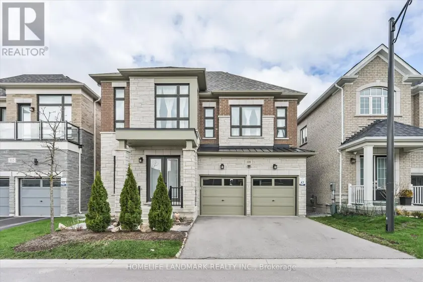 Detached at 108 PINE HILL CRESCENT E, Aurora