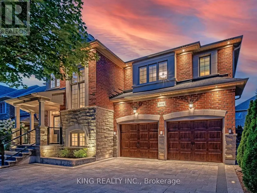 Detached at 939 GORING CIRCLE, Newmarket