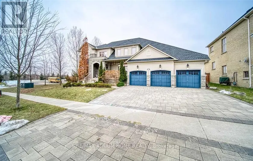 Detached at 18 SOLEIL BOULEVARD, Aurora