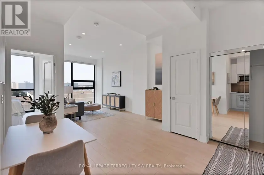 Apartment at 515 - 2916 HIGHWAY 7, Vaughan