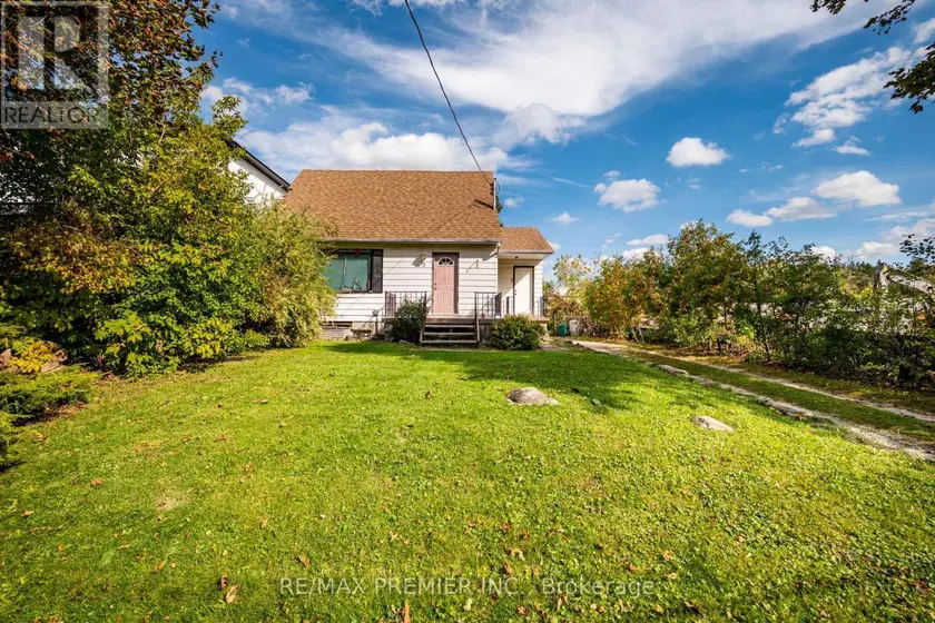 Detached at 3 PARKER AVENUE, Richmond Hill