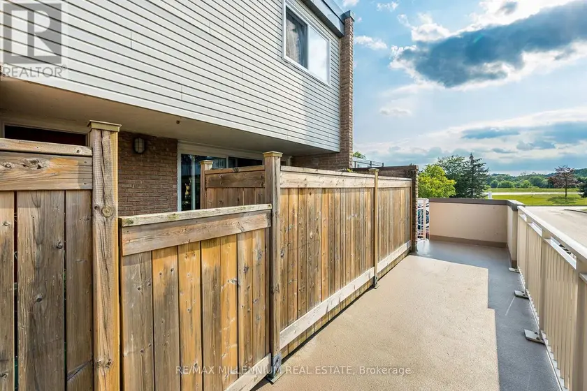 Townhouse at 301 MILESTONE CRESCENT, Aurora