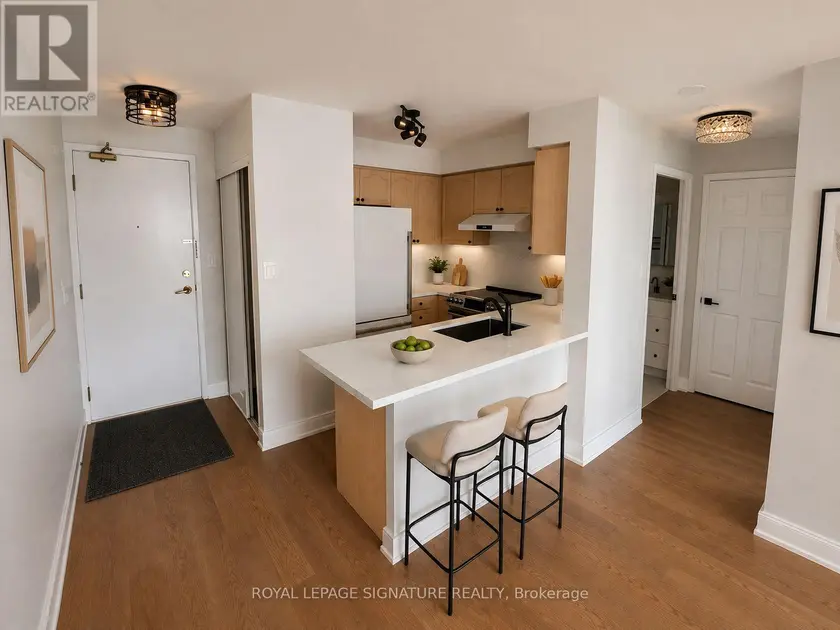 Apartment at 815 - 51 BAFFIN COURT, Richmond Hill