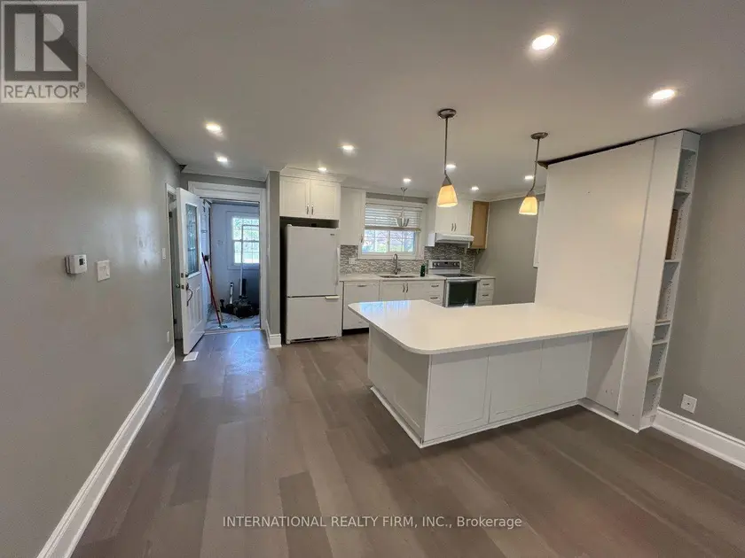 Detached at 101 - 73 MURRAY DRIVE, Aurora