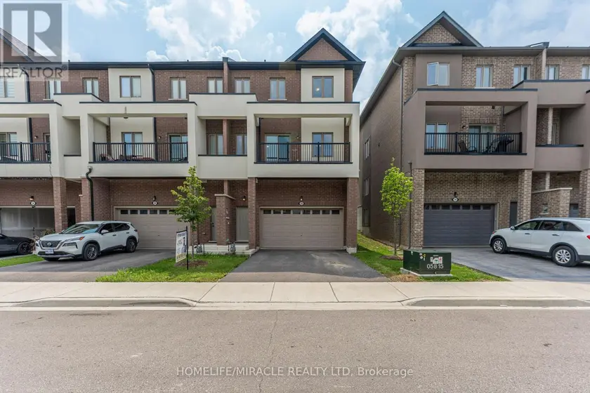 Townhouse at 32 ALAN WILLIAMS TRAIL, Uxbridge