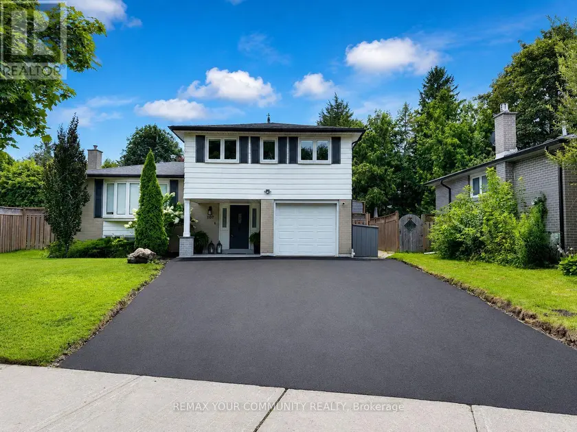 Detached at 107 ORCHARD HEIGHTS, Aurora