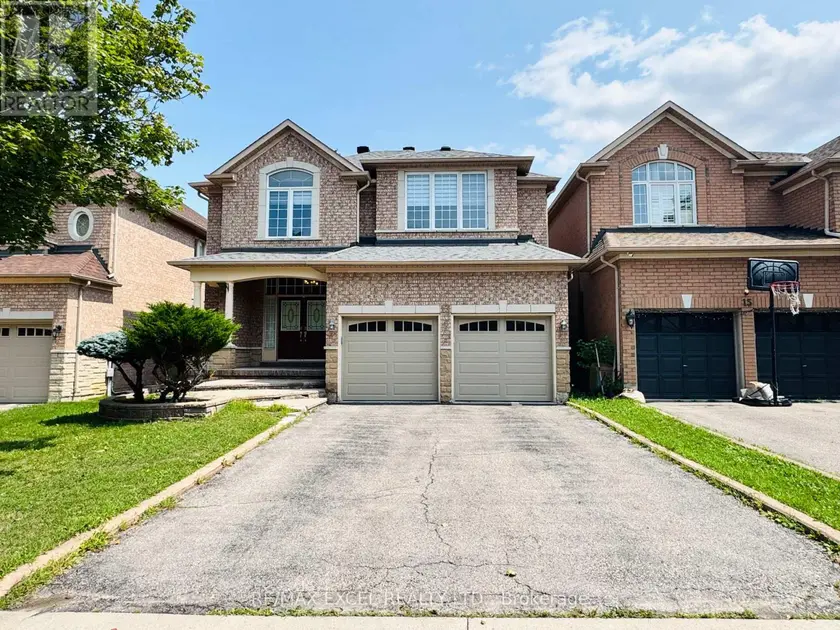 Detached at 13 BROOKSMILL LANE, Markham