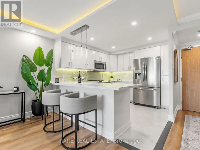 Apartment at 710 - 7601 BATHURST STREET, Vaughan
