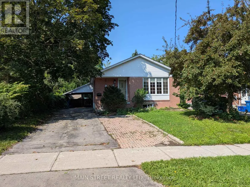 Detached at A - 16 CHILD DRIVE, Aurora