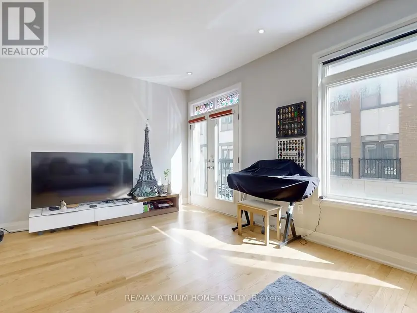 Townhouse at 18 TEASEL WAY, Markham