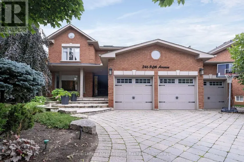 Detached at 246 FIFTH AVENUE, Vaughan