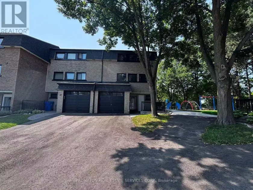 Townhouse at 22 POPLAR CRESCENT, Aurora