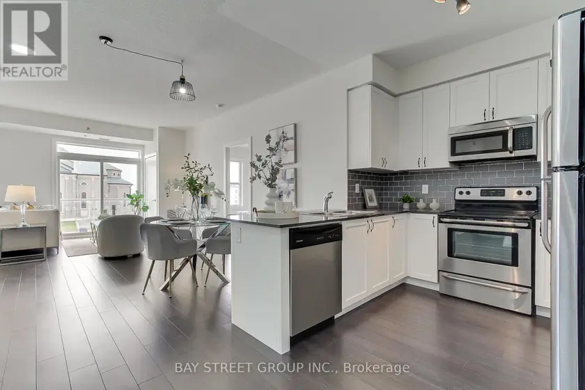Apartment at PH8 - 28 PRINCE REGENT STREET, Markham