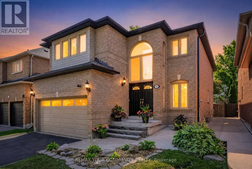 Detached at 15 KLAMATH COURT, Vaughan