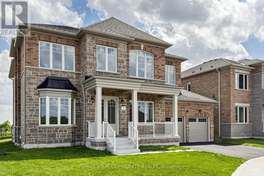 Detached at 33 LORRAIN HAND CRESCENT, Georgina