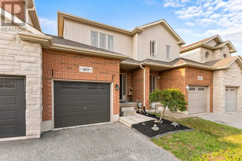 Townhouse at 169 BANTING CRESCENT, Essa