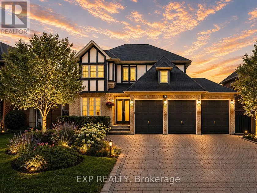 Detached at 19 SPRINGBROOK DRIVE, Richmond Hill