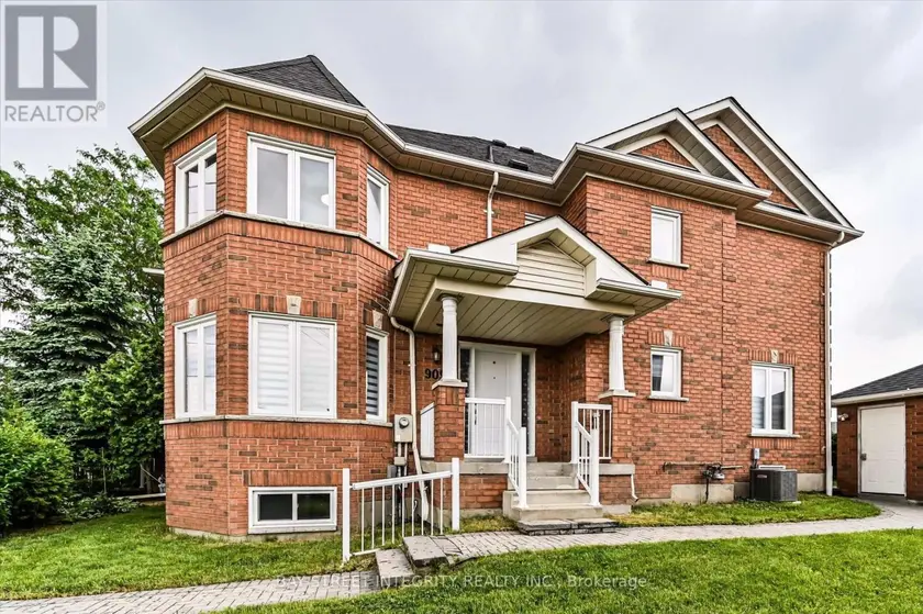 Townhouse at 9096 DUFFERIN STREET N, Vaughan