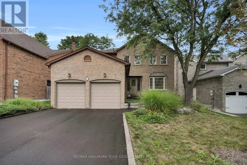 Detached at 95 GILBANK DRIVE, Aurora
